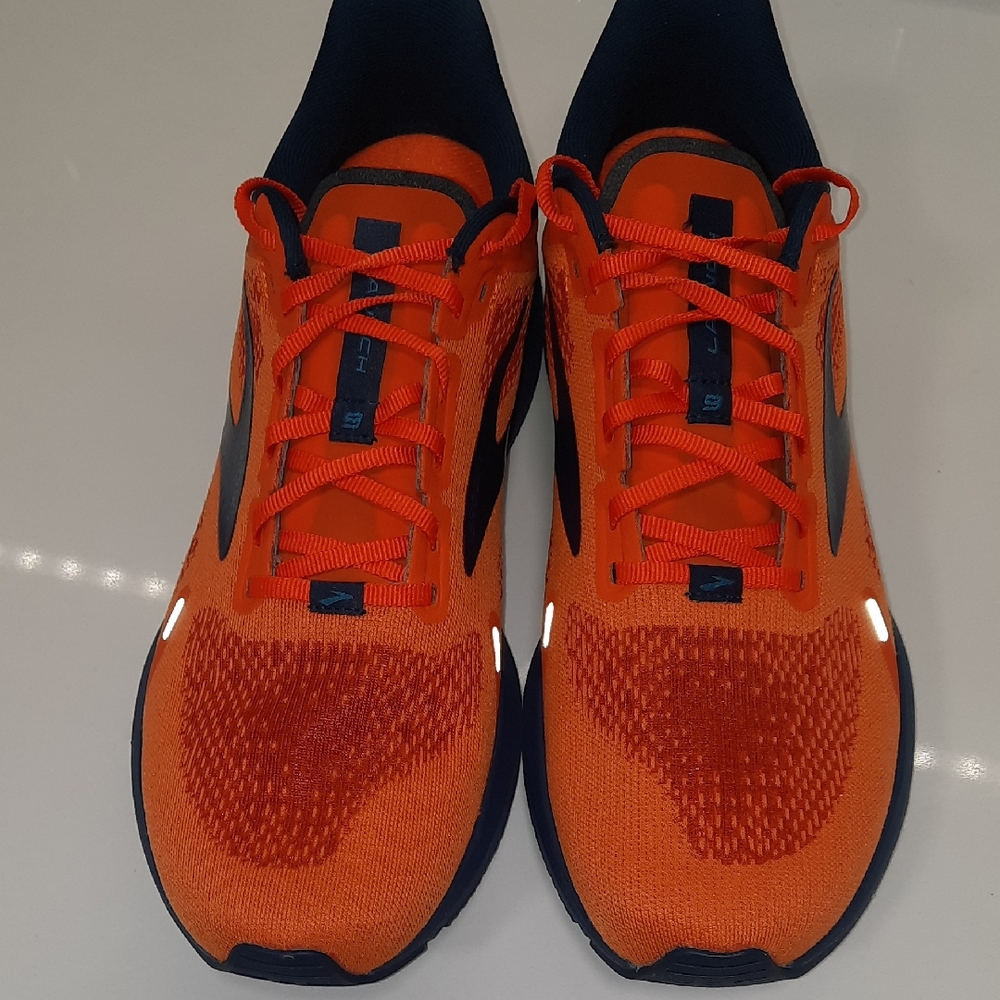 Brooks Men's Athletic Shoes in Orange and Navy 11.5 LAUNCH